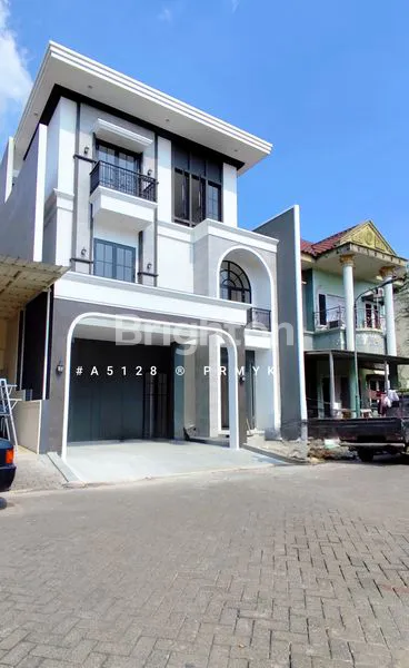 image [A5128] CITRALAND RUMAH BARU 3 LANTAI AMERICAN, SURABAYA BARAT DEKAT GWALK, EMERALD MANSION, VILLA TAMAN TELAGA, TELAGA GOLF, NEWTON HILL, PURI WIDYA, PAKUWON INDAH (3)