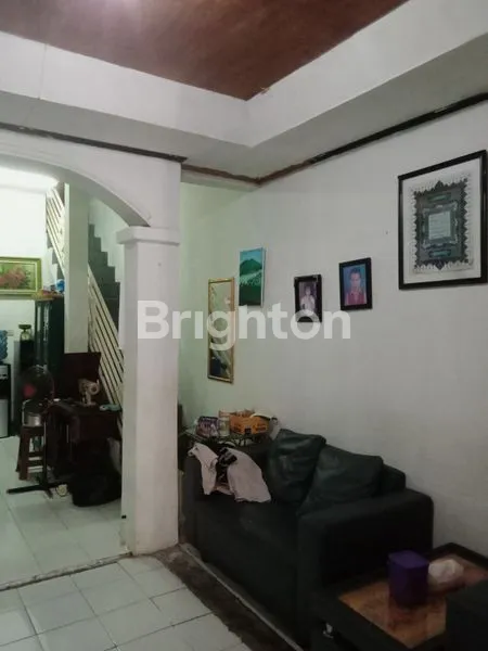 image DIJUAL RUMAH TINGGAL ASRI,TERAWAT DAN BEBAS BANJIR DI KOMPLEK PERUMAHAN (6)