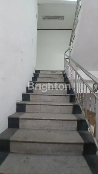 image RUKO STRATEGIS 3 LANTAI DI SAMARINDA (3)