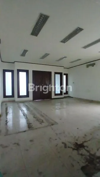 image RUKO STRATEGIS 3 LANTAI DI SAMARINDA (5)