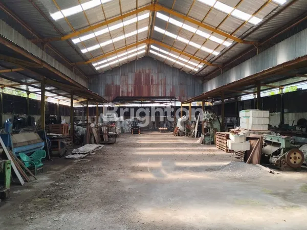 DIJUAL GUDANG DAN TEMPAT USAHA, LOKASI STRATEGIS DI RAYA KEDUNG COWEK SURABAYA TIMUR