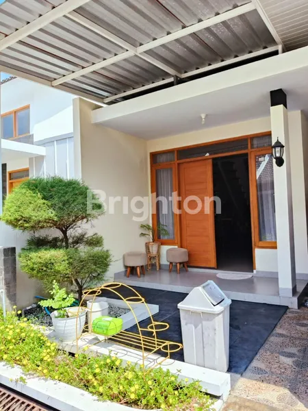 image SOLOBARU, HUNIAN CANTIK DAN NYAMAN SERTA LOKASI STRATEGIS. LUAS 84M. SHM (2)