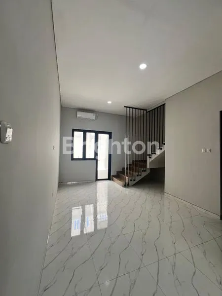 image RUMAH 2 LT SEMI FURNISHED 3KT DI KUTISARI (4)