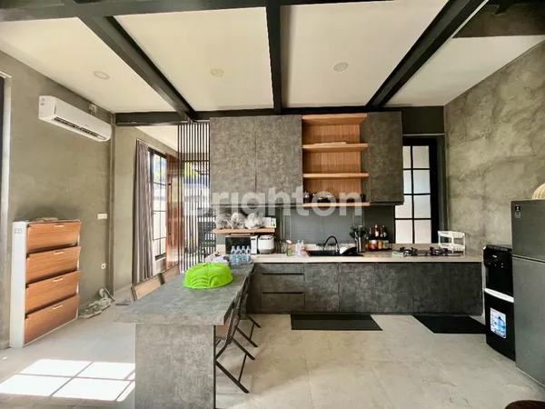 image FOR RENT – MODERN INDUSTRIAL HOUSE IN KESAMBI, KEROBOKAN (3)