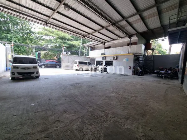 image SEWA GUDANG LUAS LT 1700 LOKASI STRATEGIS DI JAKARTA BARAT (8)