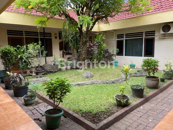 image RUMAH BESAR DI JALAN BENGAWAN SURABAYA YANG COCOK BUAT SEMUA USAHA (5)
