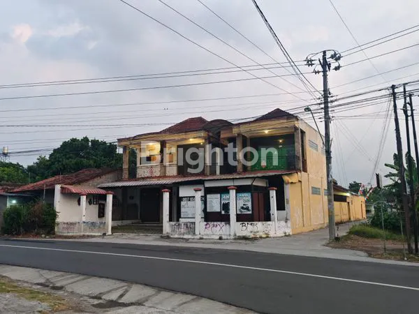 RUMAH PLUS RUKO PINGGIR JALAN RAYA DI KLATEN