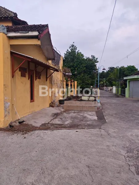 image RUMAH PLUS RUKO PINGGIR JALAN RAYA DI KLATEN (4)