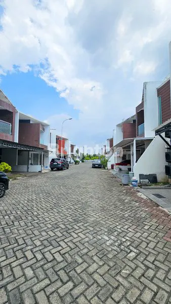 image HARGA BAGUS!!! RUMAH SIAP HUNI - HABITAT RINGROAD - LEBAR 8 MTR - LOKASI STRATEGIS DEKAT RINGROAD CITY WALKS DAN BERBAGAI KULINER & HIBURAN WARGA MEDAN (3)