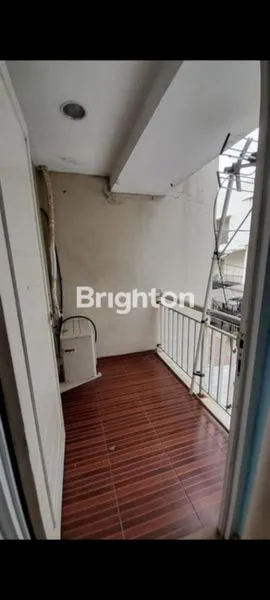 image RUMAH 2 LANTAI SIAP HUNI (1)