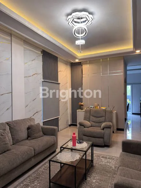 image DIJUAL RUMAH MEWAH FULLFURNISH TENGAH KOTA BERNUANSA MINIMALIS LOKASI KM 6,5 AMAN NYAMAN HARGA NEGO (2)