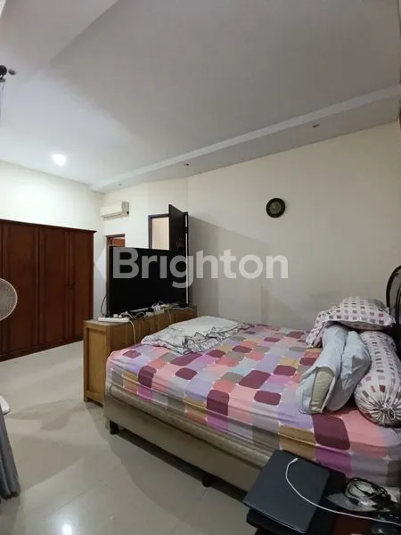 image RUMAH 3 LANTAI FURNISHED STRATEGIS KONDISI ISTIMEWA, BAGUS & TERAWAT, NYAMAN BEBAS BANJIR DI TOMANG JAKARTA BARAT (8)