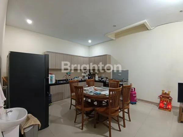 image RUMAH 3 LANTAI FURNISHED STRATEGIS KONDISI ISTIMEWA, BAGUS & TERAWAT, NYAMAN BEBAS BANJIR DI TOMANG JAKARTA BARAT (6)