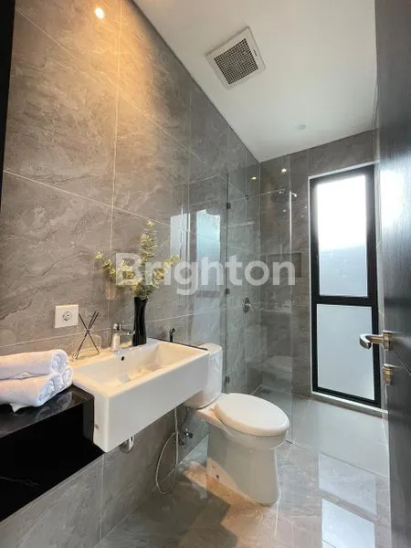 image RUMAH CITRALAND SURABAYA THE GREENLAKE  (7)