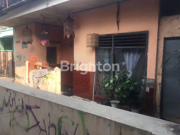 image RUMAH DILOKASI YG SANGAT STRATEGIS JAKARTA TIMUR (2)