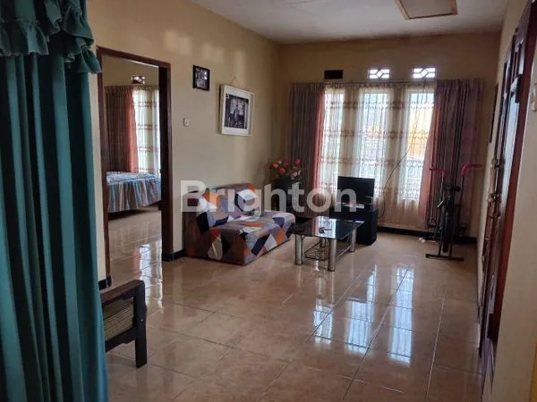 image RUMAH 2 LANTAI LT 390M² DI BUMIAJI BATU (5)
