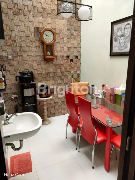 image DIJUAL RUMAH MODERN BAGUS 2 LANTAI LENGKAP FURNITURE SIAP HUNI DI SULFAT KOTA MALANG (4)
