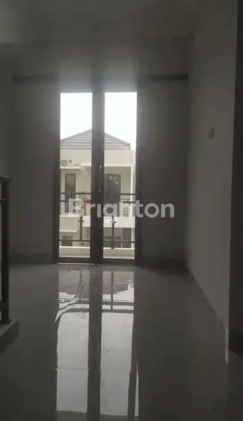 image RUMAH 2 LANTAI SHM DI ALENA RESIDENCE CIBUBUR (7)