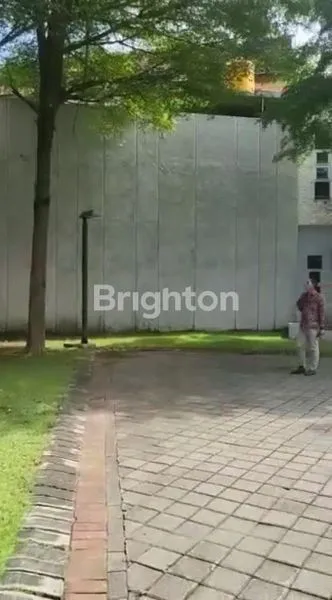 image RUMAH HOEK MEWAH DI KAWASAN HUNIAN ELITE KAHURIPAN NIRWANA SIDOARJO (3)