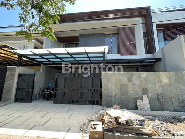 image RUMAH ARAYA SURABAYA MINIMALIS TROPICAL BARU ROW JALAN 4 MOBIL (1)