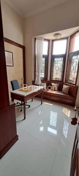 image RUMAH MEWAH GREEN GARDEN 300M 2,5 LANTAI  (4)