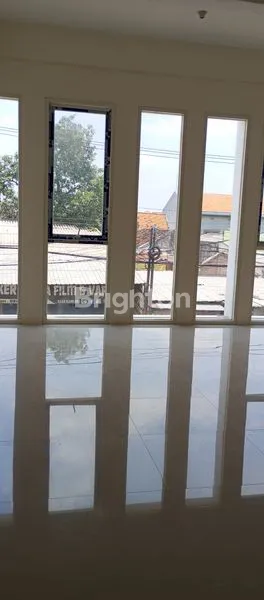 image STRATEGIS! RUKO 3 LANTAI DEKAT SURABAYA CAMBRIDGE SCHOOL (5)