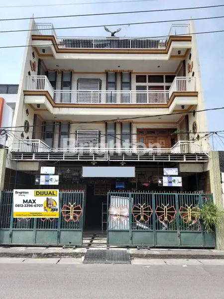 image RUKO 3 LANTAI SIAP PAKAI AREA STRATEGIS DEKAT PERUMAHAN MEWAH SURABAYA BARAT (1)