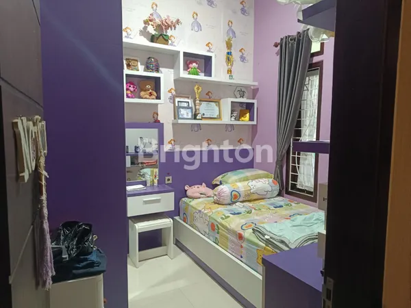 image RUMAH 2 LANTAI SIAP HUNI BAGUS DAN TERAWAT LINGKUNGAN ASRI DAN NYAMAN LOKASI STRATEGIS DEKAT BANDARA DI PAKIS MALANG (5)