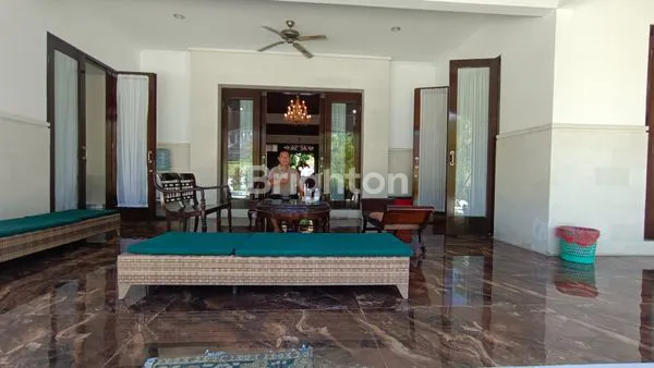 image VILLA EKSKLUSIF 1500M², KOLAM RENANG & PARKIR 5 MOBIL (7)