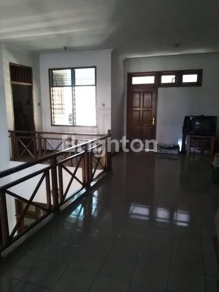 image RUMAH MEWAH 4+1 KT, GARASI 3 MOBIL (5)