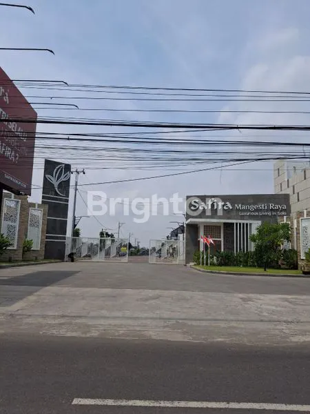 image RUMAH MEWAH GENTAN LT 84M² DEKAT MALL (2)