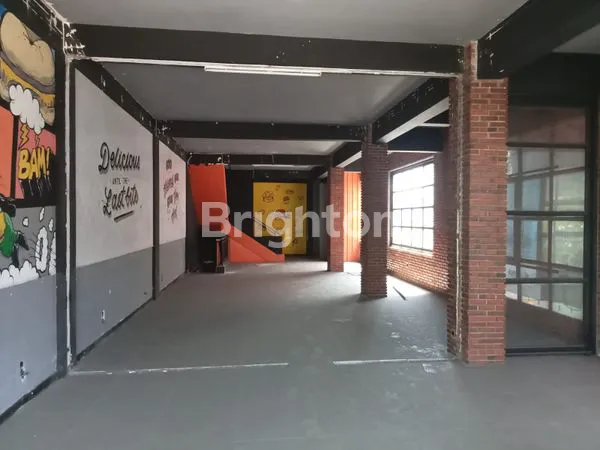 image RUKO KOMERSIAL 3½ LANTAI, NOL JALAN, BEKAS RESTO, KLAMPIS JAYA, SUKOLILO, SURABAYA, JAWA TIMUR (3)