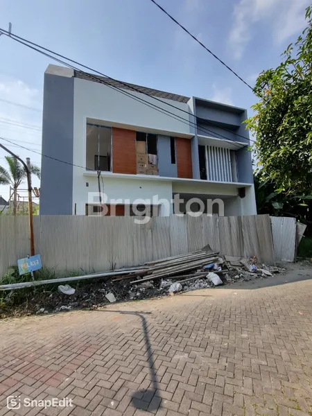 image RUMAH BARU DI PRAPEN INDAH JEMURSARI SURABAYA ROW 9 METER (3)