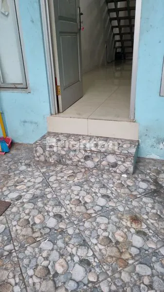 image RUKO  SIAP HUNI 2¼ LANTAI DI JELAMBAR (2)
