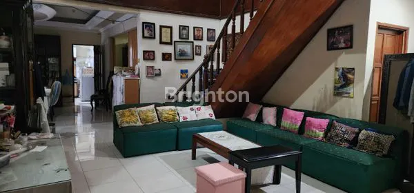 image DIJUAL RUMAH HOEK 2,5 LANTAI DI KELAPA GADING JAKARTA UTARA. COCOK UNTUK KOS-KOSAN (6)