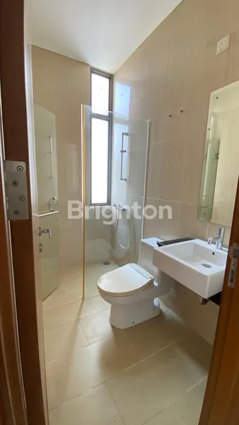 image RUMAH MODERN MINIMALIS TERLARIS DI CLUSTER LUXMORE, GREENWICH (5)