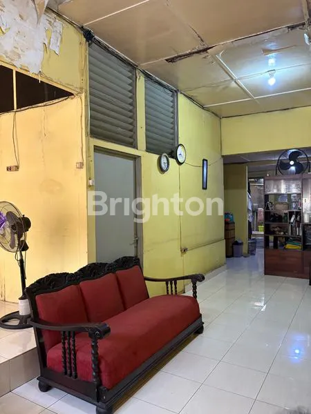 image RUMAH TUA DI KAWASAN SLIPI  KEMANGGISAN,  LOKASI STRATEGIS COCOK UNTUK USAHA (4)