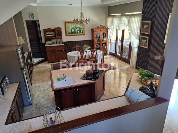 image RUMAH ELEGAN&NYAMAN DI BANDUNG, BANGUNAN 4,5 LANTAI, SPLIT LEVEL (5)