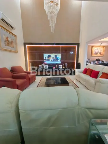 image RUMAH MEWAH FULL FURNISHED KAWASAN ELITE TEBET (3)