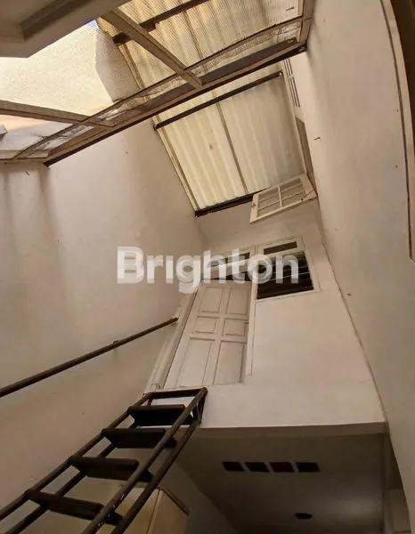 image DIJUAL RUMAH MEWAH DIKAWASAN PREMIUM TANJUNG BARAT INDAH MALL TB SIMATUPANG JAKARTA SELATAN  (7)