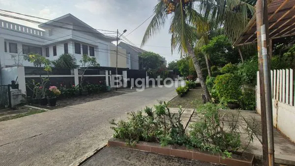 image TURUN HARGA !! RUMAH MEWAH DI KOMPLEKS SEKNEG CODODOL KEBAYORAN LAMA  (8)