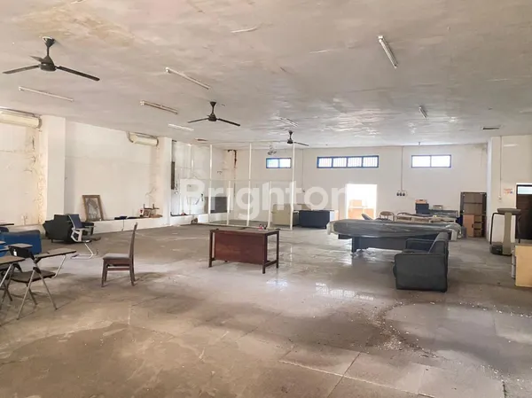 image GEDUNG EX KANTOR DI JALAN SIMOKALANGAN SURABAYA (5)