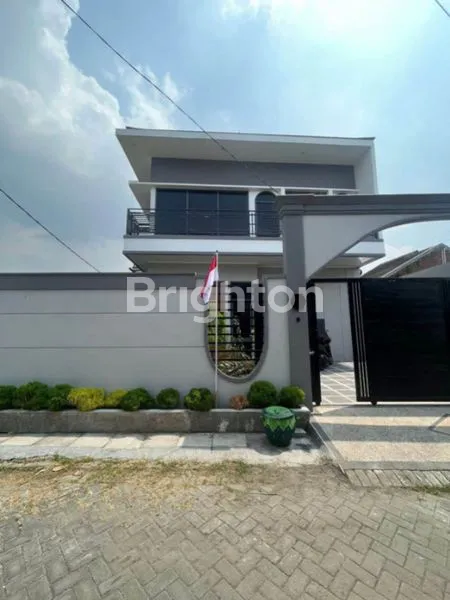 image RUMAH GRAHA SURYANATA BENOWO ADA KOLAM RENANG (1)