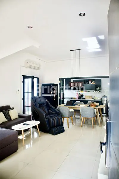 image TOWNHOUSE PREMIUM DENGAN CAHAYA ALAMI & DESAIN ELEGAN – SIAP HUNI! (3)