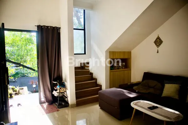 image TOWNHOUSE PREMIUM DENGAN CAHAYA ALAMI & DESAIN ELEGAN – SIAP HUNI! (4)