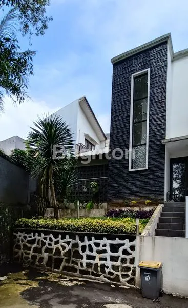 image TOWNHOUSE PREMIUM DENGAN CAHAYA ALAMI & DESAIN ELEGAN – SIAP HUNI! (2)