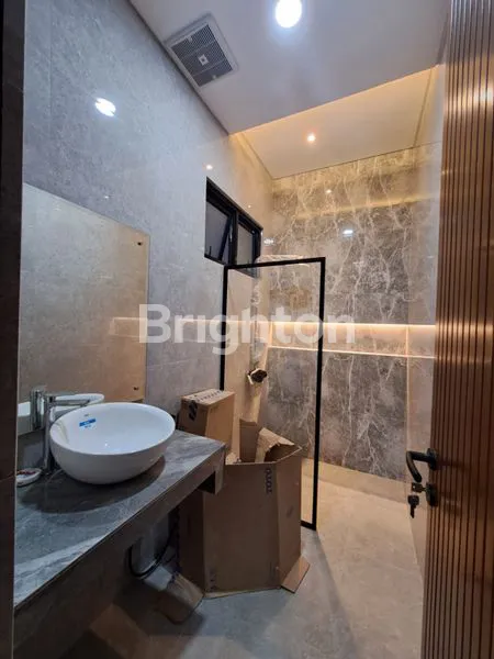 image RUMAH MEWAH FULL RENOV SEKTOR 1.4 GRIYA LOKA BSD (5)