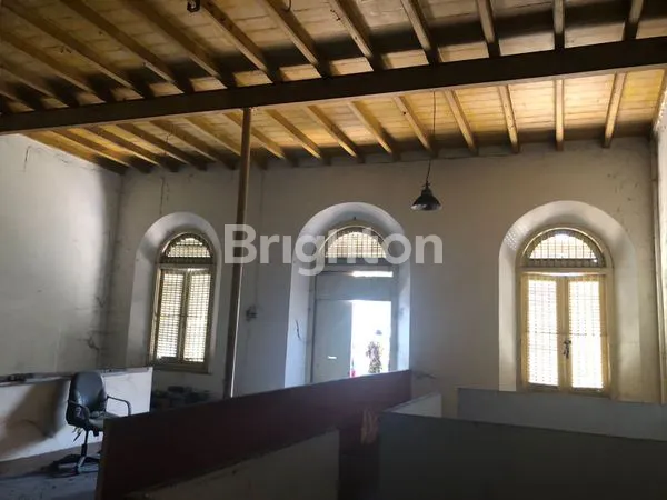 image RUMAH CAGAR BUDAYA JEMBATAN MERAH, 2 LANTAI (2)