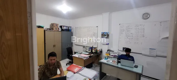 image DIJUAL KANTOR DI JL. RONGGOLAWE TEPAT DI TENGAH KOTA  (2)