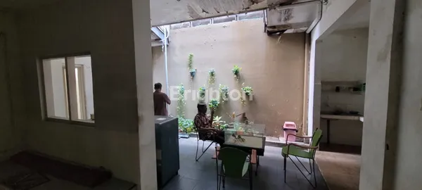 image DIJUAL KANTOR DI JL. RONGGOLAWE TEPAT DI TENGAH KOTA  (4)